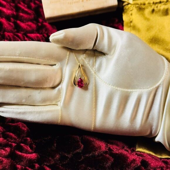 VINTAGE- 10k Gold-Ruby Diamond Necklace-18"-Pear Cut-Romantic Ruby Necklace-1.6g - Picture 15 of 16